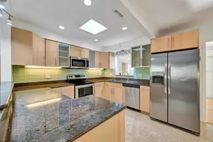 5015 Eastchester Dr, Sarasota, FL 34234 - Photo 9