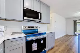 2188 Corinne Ct S, Saint Petersburg, FL 33712 - Photo 11