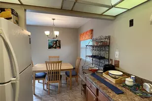 1811 Bedford Ln, Sun City Center, FL 33573 - Photo 7