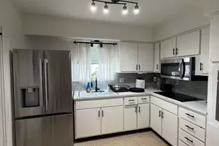 5004 Medalist Rd, Sarasota, FL 34243 - Photo 7