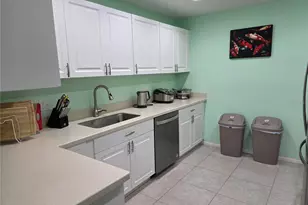 3607 Avenida Madera, Bradenton, FL 34210 - Photo 9