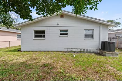 1735 Mississippi Avenue NE, Saint Petersburg, FL 33703 - Photo 11