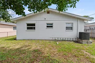1735 Mississippi Ave NE, Saint Petersburg, FL 33703 - Photo 11