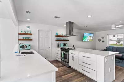 2572 Jefferson Circle, Sarasota, FL 34239 - Photo 13