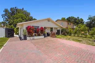 831 Winter Garden Dr, Sarasota, FL 34243 - Photo 25