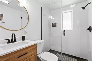 831 Winter Garden Dr, Sarasota, FL 34243 - Photo 41