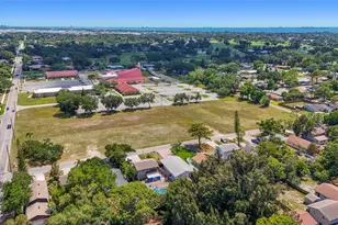 831 Winter Garden Dr, Sarasota, FL 34243 - Photo 61