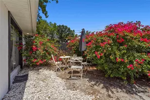 831 Winter Garden Dr, Sarasota, FL 34243 - Photo 15