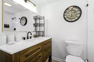 831 Winter Garden Dr, Sarasota, FL 34243 - Photo 11