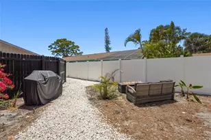 831 Winter Garden Dr, Sarasota, FL 34243 - Photo 51