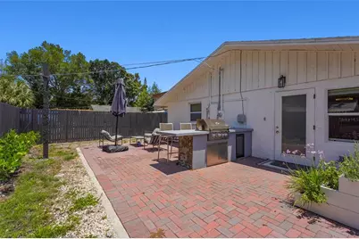 831 Winter Garden Drive, Sarasota, FL 34243 - Photo 13