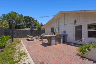 831 Winter Garden Dr, Sarasota, FL 34243 - Photo 13