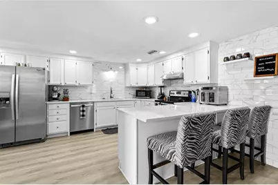 831 Winter Garden Drive, Sarasota, FL 34243 - Photo 3