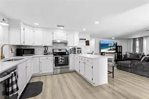 831 Winter Garden Dr, Sarasota, FL 34243 - Photo 29