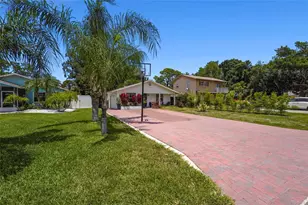 831 Winter Garden Dr, Sarasota, FL 34243 - Photo 23