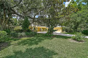 2806 Norwood Ln, Venice, FL 34292 - Photo 3