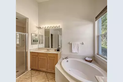 6836 Bay Hill Drive, Lakewood Ranch, FL 34202 - Photo 15