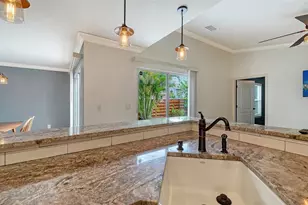 361 Bearded Oaks Cir, Sarasota, FL 34232 - Photo 15