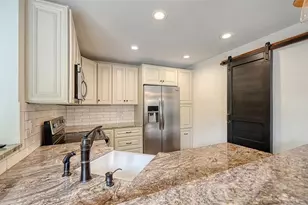 361 Bearded Oaks Cir, Sarasota, FL 34232 - Photo 11