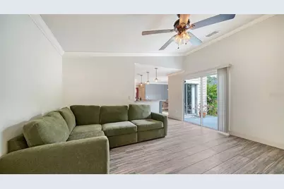 361 Bearded Oaks Circle, Sarasota, FL 34232 - Photo 9