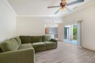 361 Bearded Oaks Cir, Sarasota, FL 34232 - Photo 9