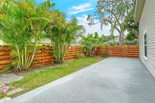 361 Bearded Oaks Cir, Sarasota, FL 34232 - Photo 19