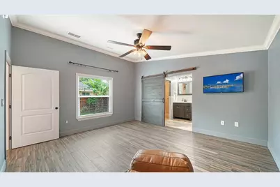 361 Bearded Oaks Circle, Sarasota, FL 34232 - Photo 23