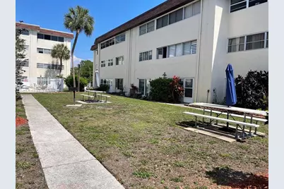 208 NE Monroe Circle N #307, Saint Petersburg, FL 33702 - Photo 17