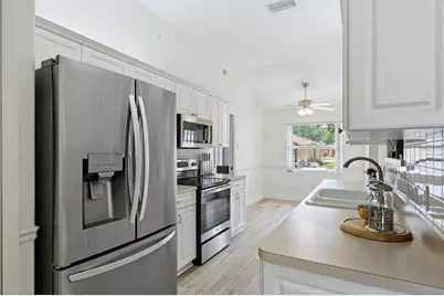 2405 49th Drive E, Bradenton, FL 34203 - Photo 11