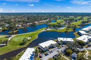 7193 W Country Club Dr N, Sarasota, FL 34243 - Photo 5