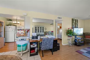 7193 W Country Club Dr N, Sarasota, FL 34243 - Photo 21