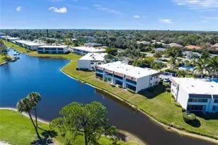 7193 W Country Club Dr N, Sarasota, FL 34243 - Photo 7