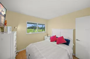 7193 W Country Club Dr N, Sarasota, FL 34243 - Photo 31