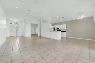 1580 Jasper Ct, Venice, FL 34292 - Photo 9