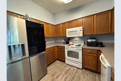 38932 Central Avenue, Zephyrhills, FL 33540 - Photo 7