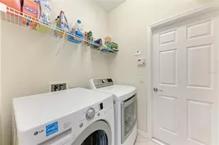 7327 38th Ct E, Sarasota, FL 34243 - Photo 37