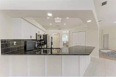 7327 38th Court East, Sarasota, FL 34243 - Photo 13