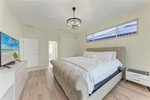 7327 38th Ct E, Sarasota, FL 34243 - Photo 21