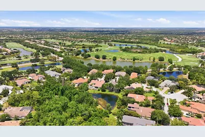 12564 Highfield Circle, Lakewood Ranch, FL 34202 - Photo 17