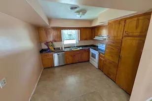 4462 46th Ave N, Saint Petersburg, FL 33714 - Photo 5