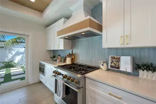 6401 Marina Dr, Holmes Beach, FL 34217 - Photo 15