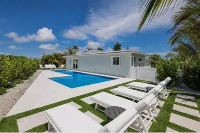 6401 Marina Drive, Holmes Beach, FL 34217 - Photo 29