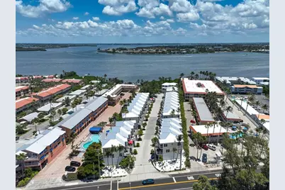 1423 Gulf Drive N, Bradenton Beach, FL 34217 - Photo 37