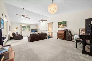 4424 Meadow Creek Cir, Sarasota, FL 34233 - Photo 13