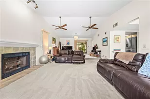 4424 Meadow Creek Cir, Sarasota, FL 34233 - Photo 11