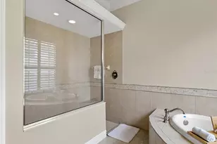 7210 Lake Forest Gln, Lakewood Ranch, FL 34202 - Photo 31
