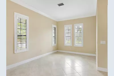7210 Lake Forest Glen, Lakewood Ranch, FL 34202 - Photo 5
