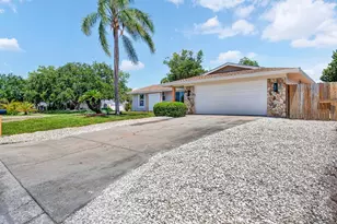 6306 37th Ave W, Bradenton, FL 34209 - Photo 11
