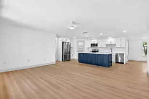 6306 37th Ave W, Bradenton, FL 34209 - Photo 5