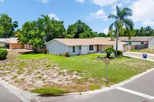 6306 37th Ave W, Bradenton, FL 34209 - Photo 13